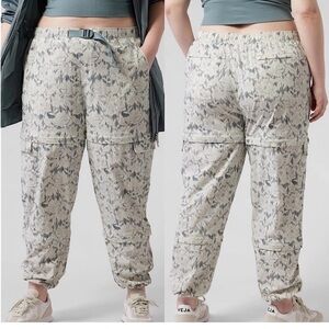 ATHLETA Trekkie Convertible (Zip Off) Pants in Lace‎ Print Pattern